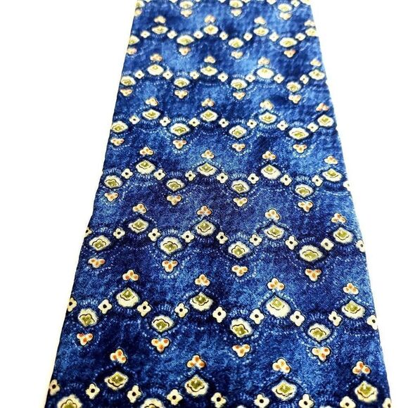 Guess USA American Classics Blue Abstract Geometric Print Short Wide Silk Tie - Picture 2 of 6